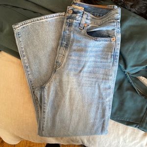 Levi’s ribcage fir size 29